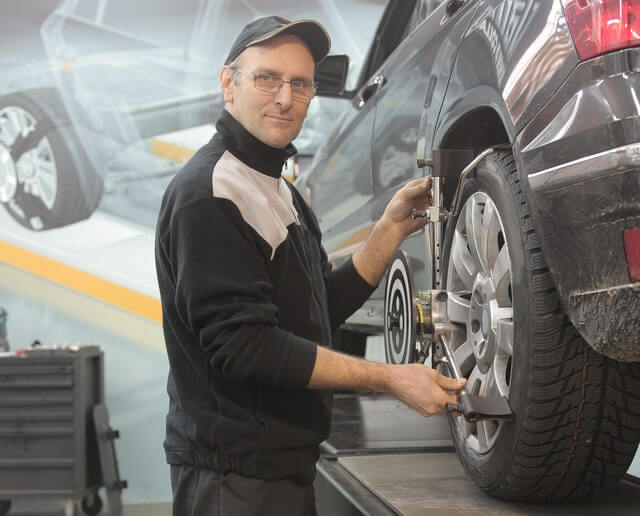 car-repair-social